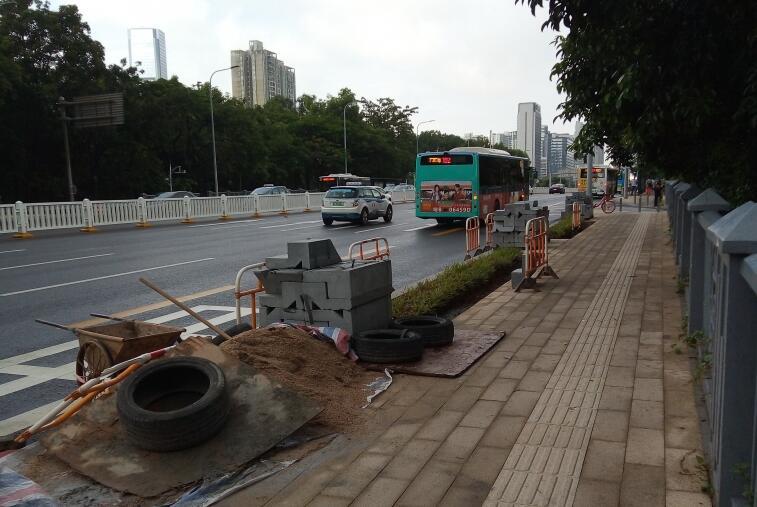 筍崗橋人行道建種植池引爭(zhēng)議，屬品質(zhì)提升工作